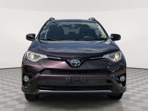 Used 2018 Toyota RAV4 XLE AWD/4WD image 2