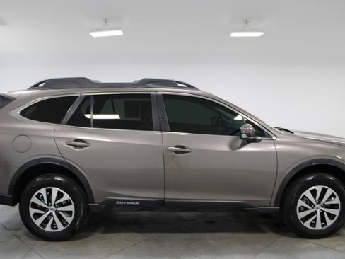Used 2021 Subaru Outback Premium AWD/4WD image 11