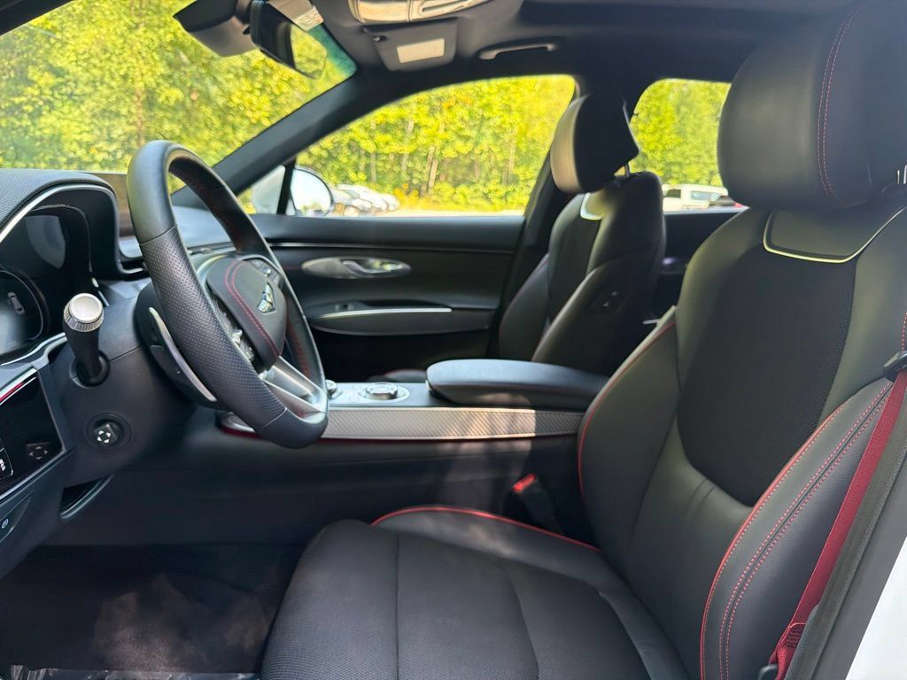 Used 2025 Genesis GV70 3.5T Sport AWD/4WD image 9