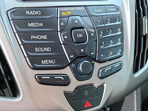 Used 2017 Ford Transit Connect XLT image 30