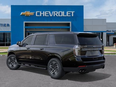 New 2026 Chevrolet Suburban Z71 w/ Comfort Package AWD/4WD image 3