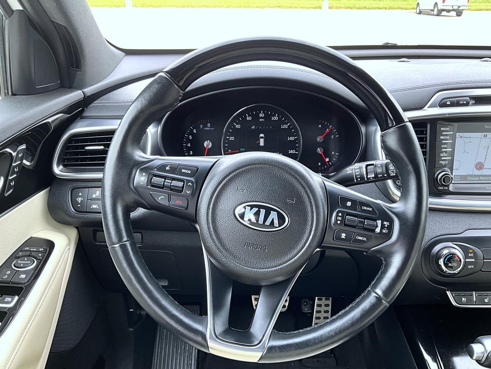 Used 2017 Kia Sorento SX AWD/4WD image 12