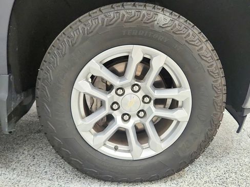 Used 2022 Chevrolet Silverado 1500 LT image 13