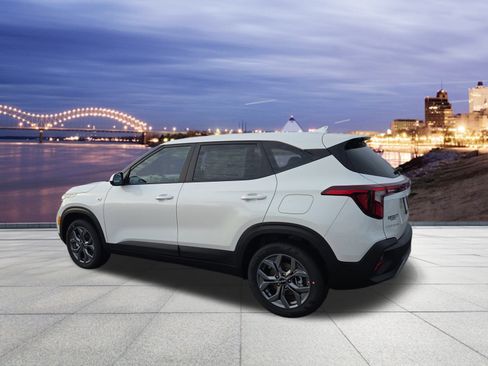 New 2026 Kia Seltos LX image 3