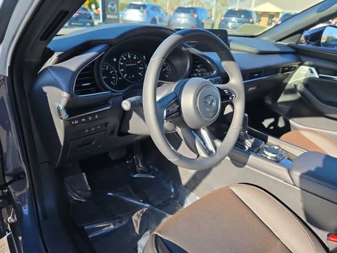 Used 2025 MAZDA MAZDA3 Hatchback w/Premium Plus Pkg AWD/4WD image 12