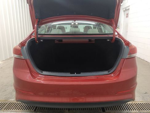Used 2017 Hyundai Elantra SE FWD image 29