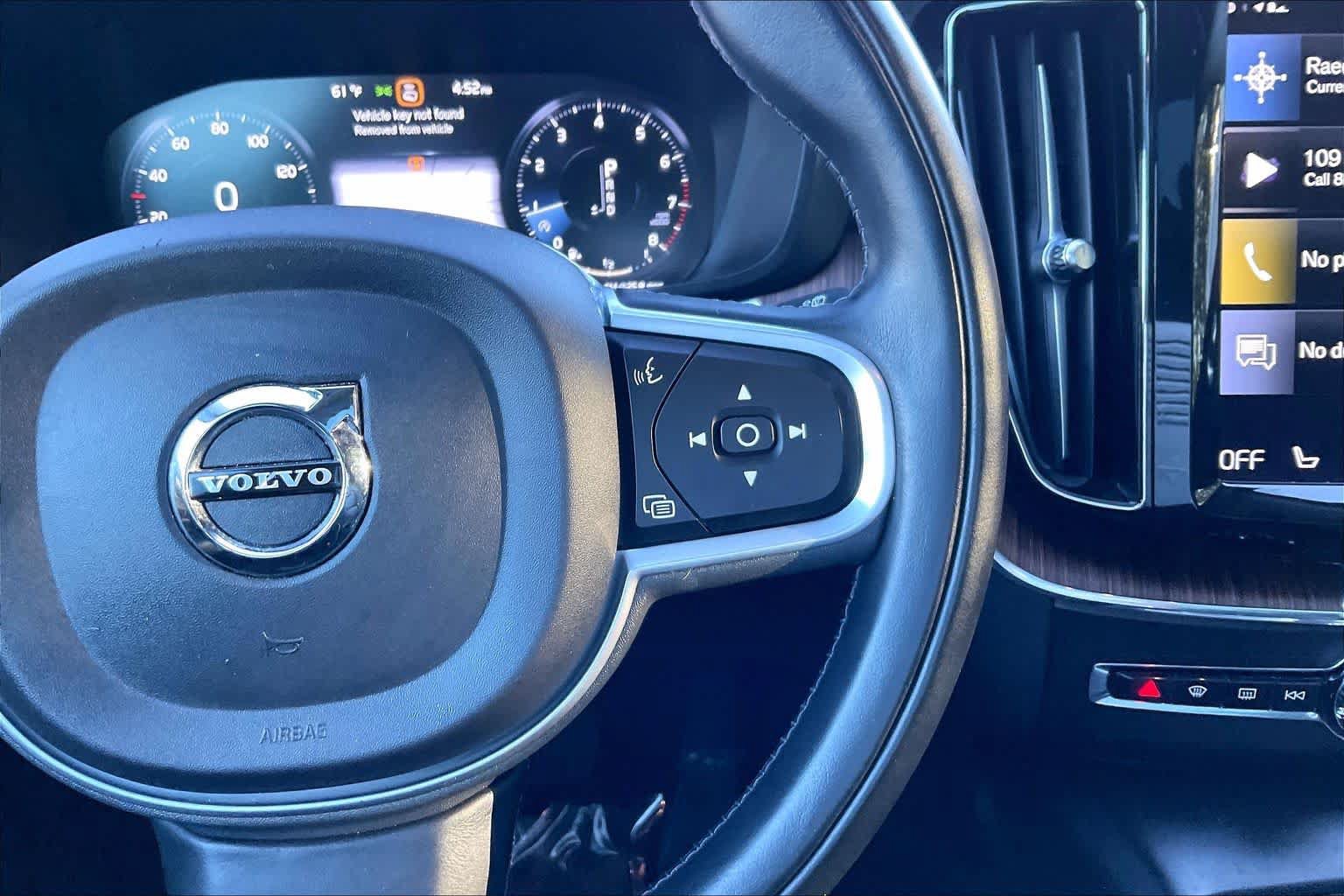 Used 2021 Volvo XC60 T5 Momentum w/ Premium Package AWD/4WD image 24