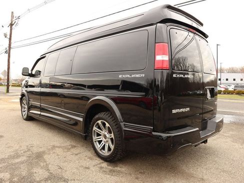 Used 2018 GMC Savana 2500 Extended w/ Enhanced Convenience Package RWD image 3