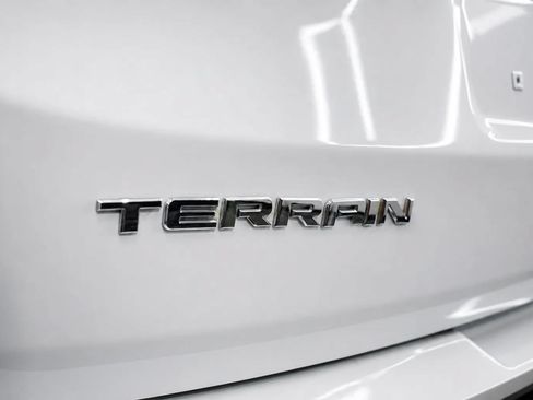 Used 2024 GMC Terrain AT4 AWD/4WD image 9