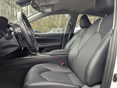 Used 2024 Toyota Camry SE image 20