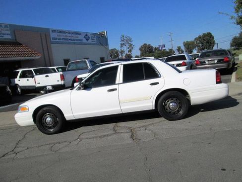 Used 2011 Ford Crown Victoria Police Interceptor image 3