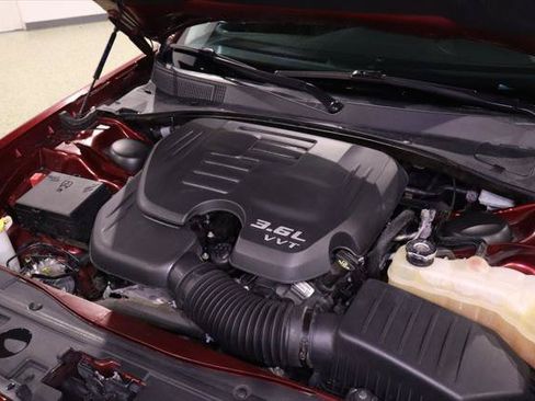 Used 2022 Chrysler 300 Touring w/ Sport Appearance Package RWD image 32
