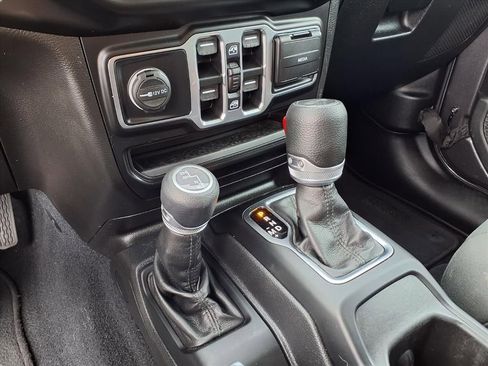 Used 2022 Jeep Wrangler Unlimited Sport image 9