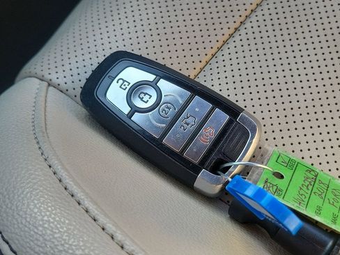 Used 2018 Ford Mustang Premium image 31