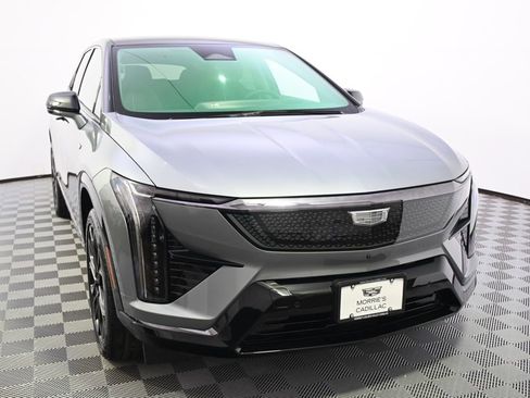 New 2026 Cadillac Optiq Sport 2 w/ LPO, Floor Liner Package AWD/4WD image 9