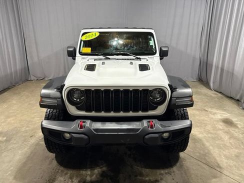 Used 2024 Jeep Wrangler Unlimited Rubicon AWD/4WD image 5