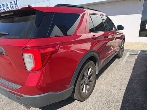 Used 2021 Ford Explorer XLT w/ Equipment Group 202A image 8