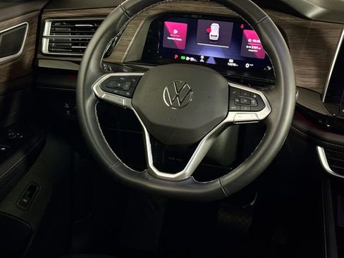 Used 2025 Volkswagen Atlas SEL image 26