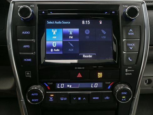 Used 2017 Toyota Camry XLE FWD image 23