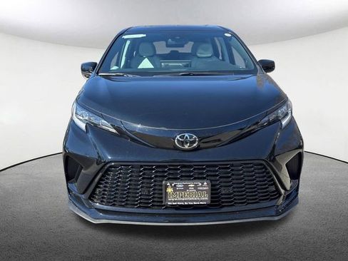 New 2026 Toyota Sienna XSE image 4