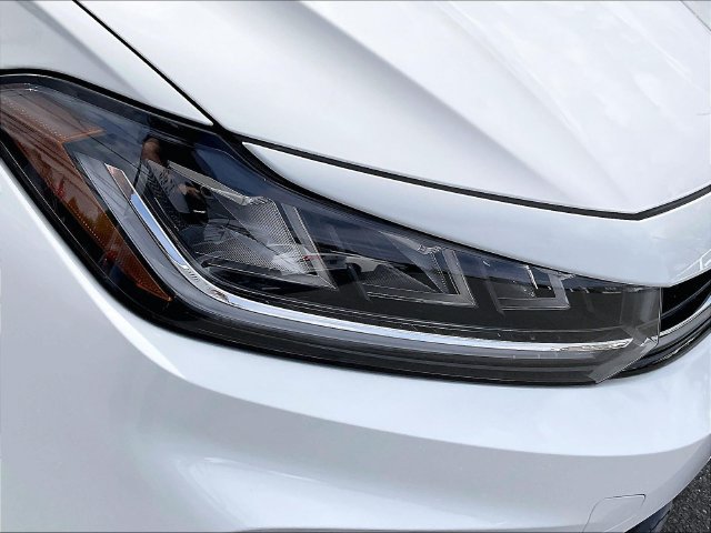 Certified 2025 Volkswagen Jetta Sport FWD image 12