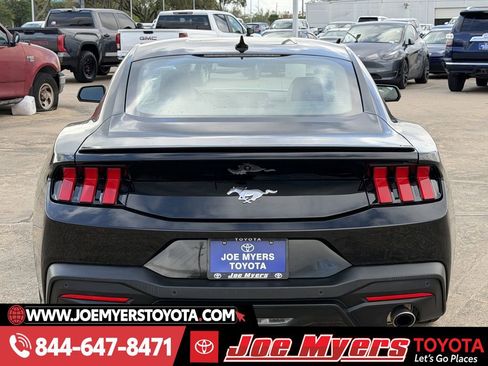 Used 2024 Ford Mustang Premium image 8