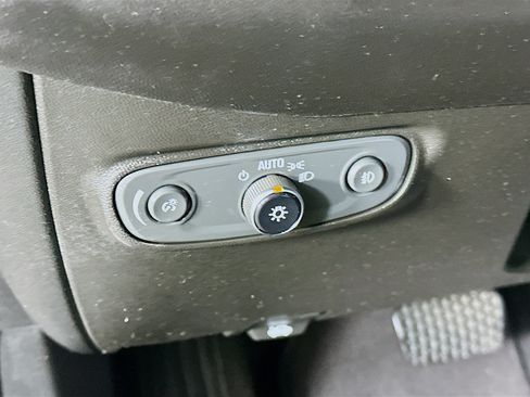 Used 2020 Chevrolet Equinox LT FWD image 17