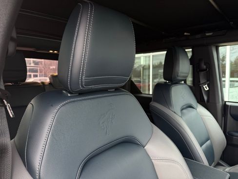 Used 2024 Ford Bronco Outer Banks image 34