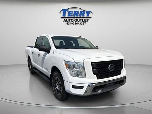 Used 2021 Nissan Titan SV AWD/4WD image 2