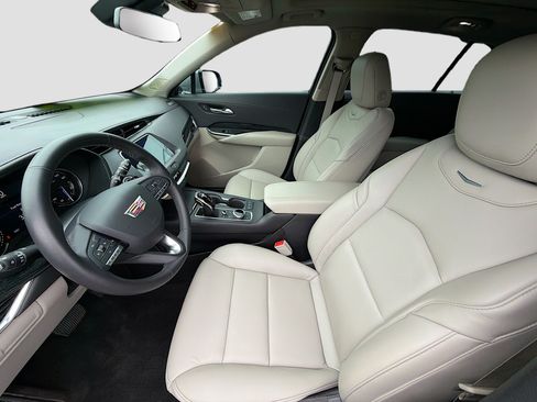 Used 2023 Cadillac XT4 Premium Luxury FWD image 20