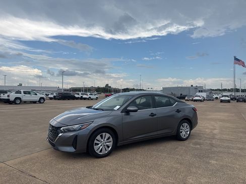 Certified 2024 Nissan Sentra S FWD image 10
