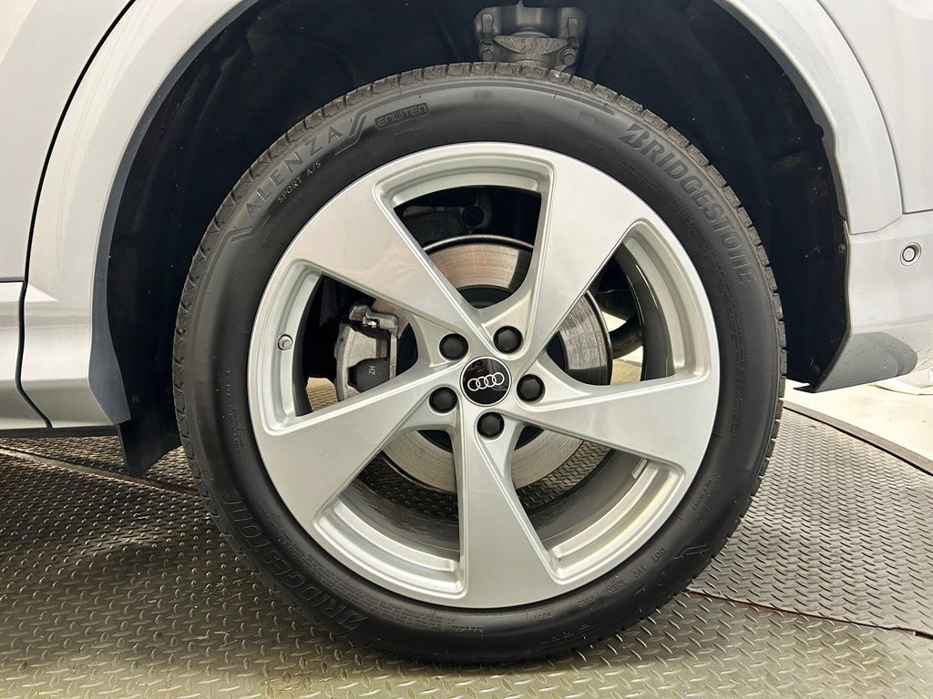 Certified 2025 Audi Q5 Premium w/ Premium Plus AWD/4WD image 8