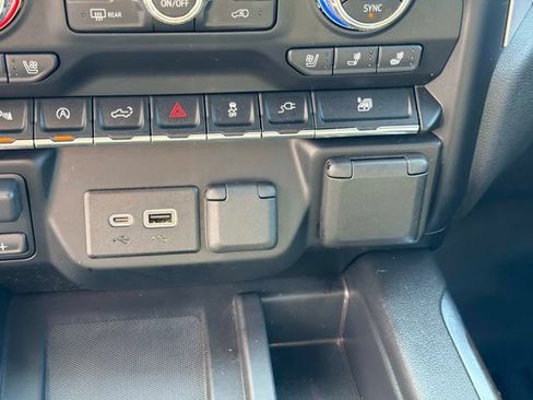 Used 2021 GMC Sierra 1500 SLT w/ SLT Premium Plus Package AWD/4WD image 32