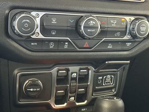 New 2026 Jeep Gladiator Sport AWD/4WD image 16