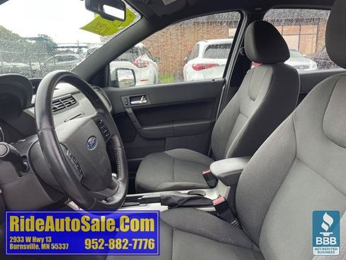 Used 2009 Ford Focus SES FWD image 10
