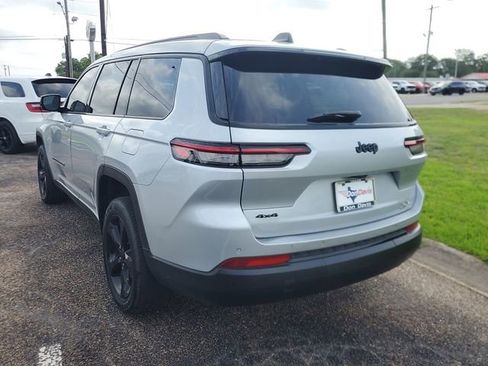 Used 2023 Jeep Grand Cherokee L Laredo AWD/4WD image 4