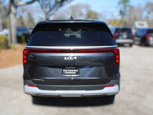 New 2026 Kia Carnival FWD image 12