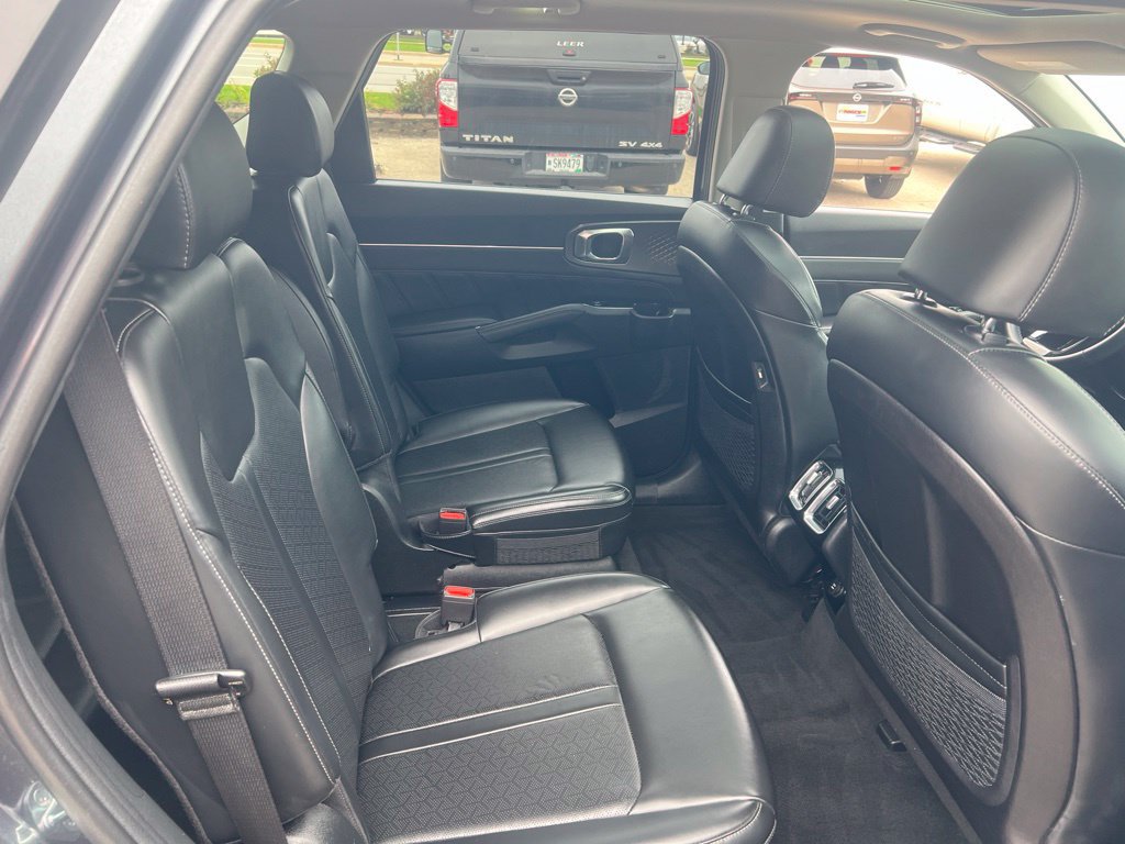 Certified 2023 Kia Sorento SX AWD/4WD image 16