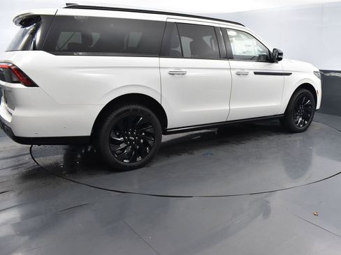 New 2025 Lincoln Navigator L Reserve w/ Jet Appearance Package image 6
