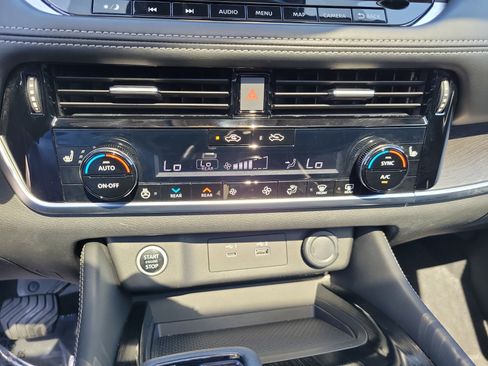 Used 2021 Nissan Rogue SL w/ Premium Package FWD image 32