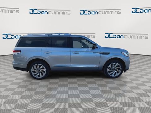 Used 2023 Lincoln Navigator Reserve AWD/4WD image 9