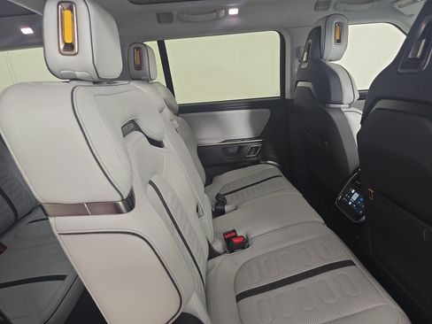 Used 2024 Rivian R1S Adventure AWD/4WD image 23