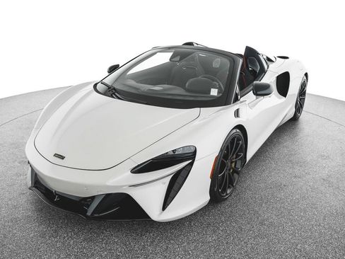 Used 2025 McLaren Artura Spider RWD image 6