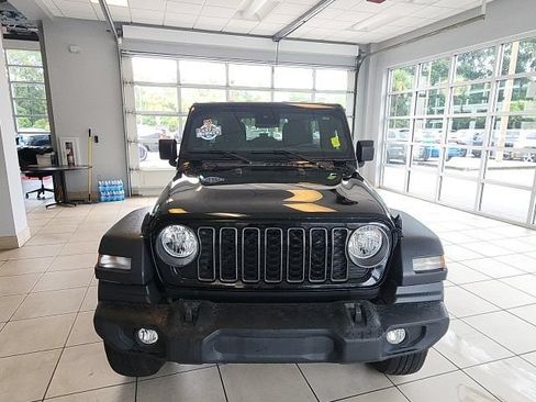Used 2024 Jeep Wrangler Unlimited Sport AWD/4WD image 4