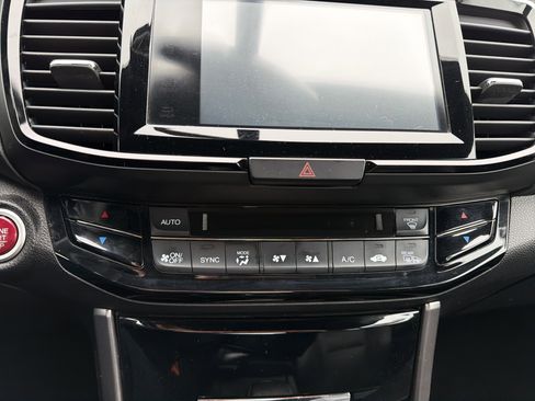 Used 2017 Honda Accord EX-L image 16