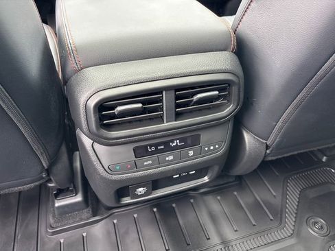 Used 2025 Honda Pilot TrailSport image 9