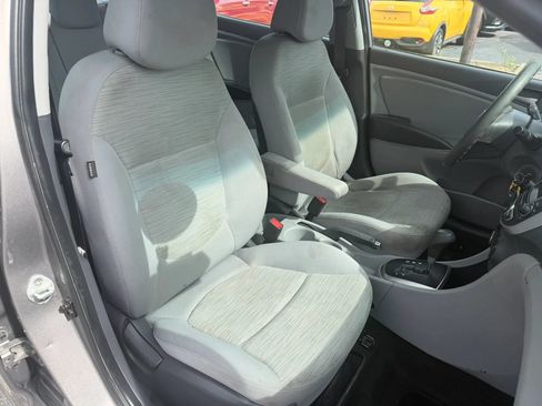 Used 2017 Hyundai Accent SE FWD image 11