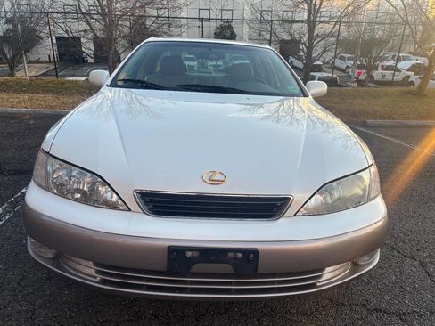 Used 1999 Lexus ES 330 image 2