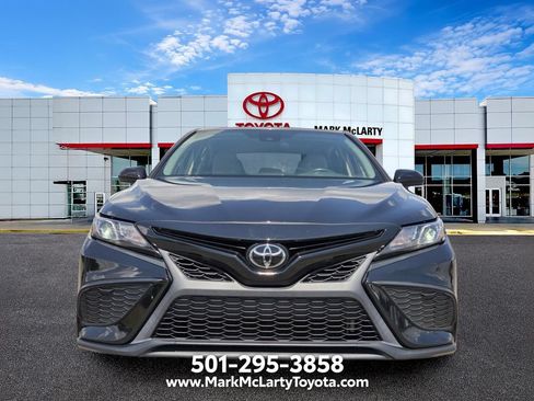 Used 2024 Toyota Camry SE FWD image 8