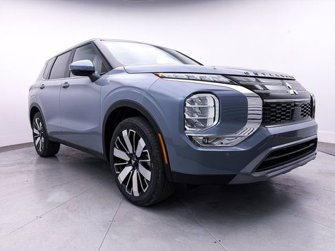 New 2026 Mitsubishi Outlander SE FWD image 1